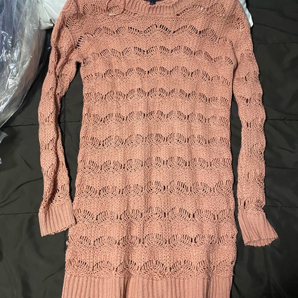 Light weight mauve sweater